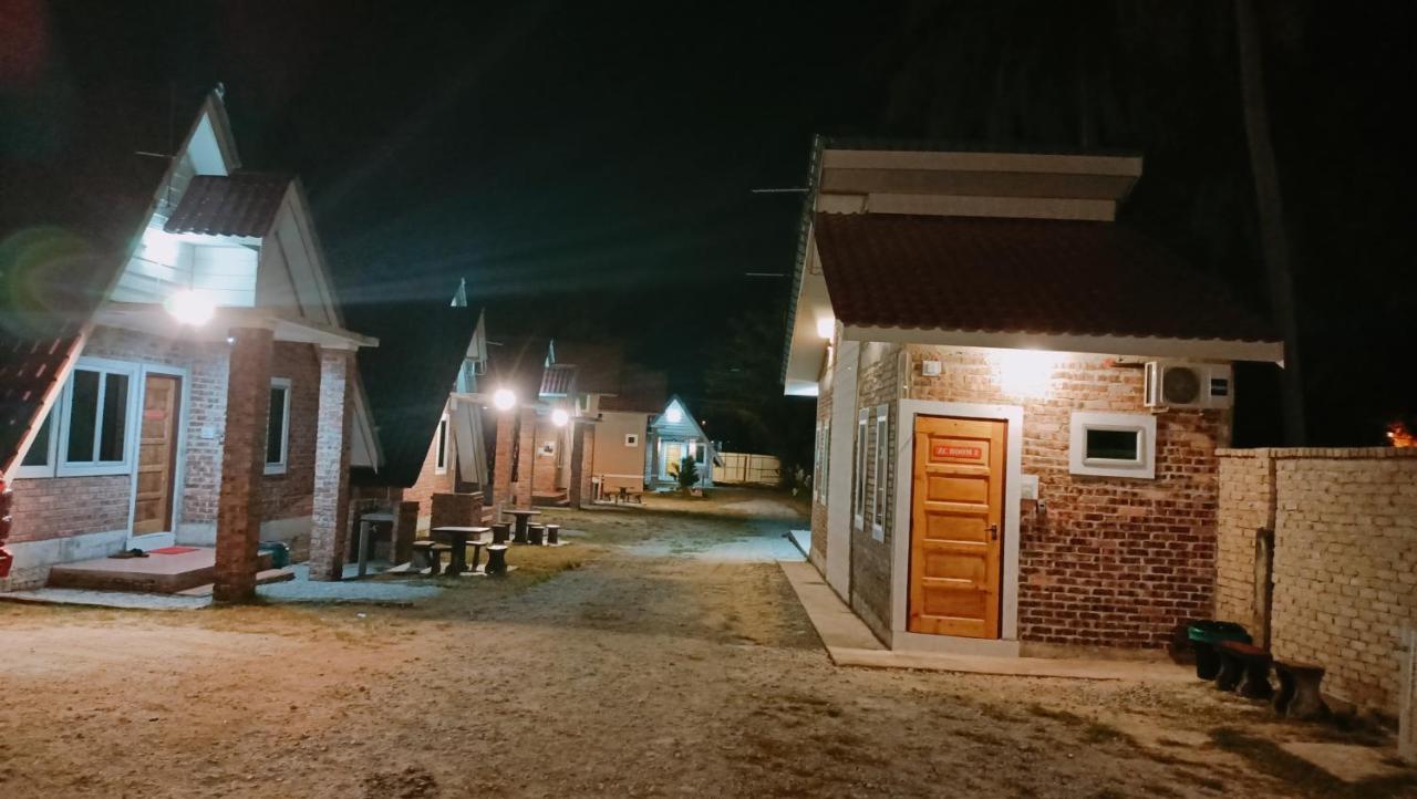 Zainab Cottage Pasir Puteh Exterior foto